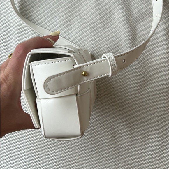 White cassette bag - Picture 2 of 2